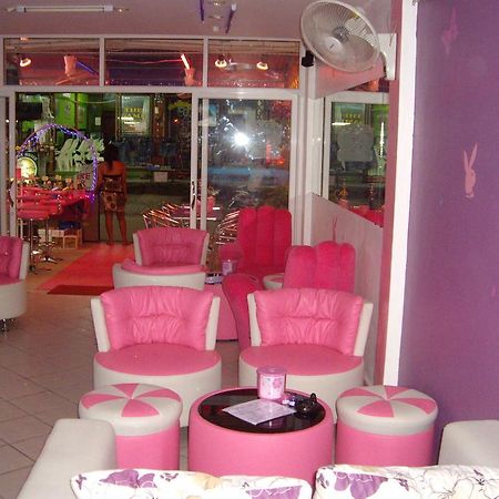 Wild & Wandering Backpacker Hostel & Bar هاد رين المظهر الخارجي الصورة