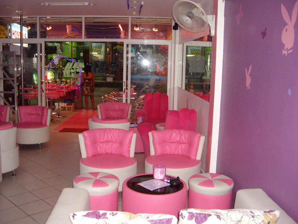 Wild & Wandering Backpacker Hostel & Bar هاد رين المظهر الخارجي الصورة