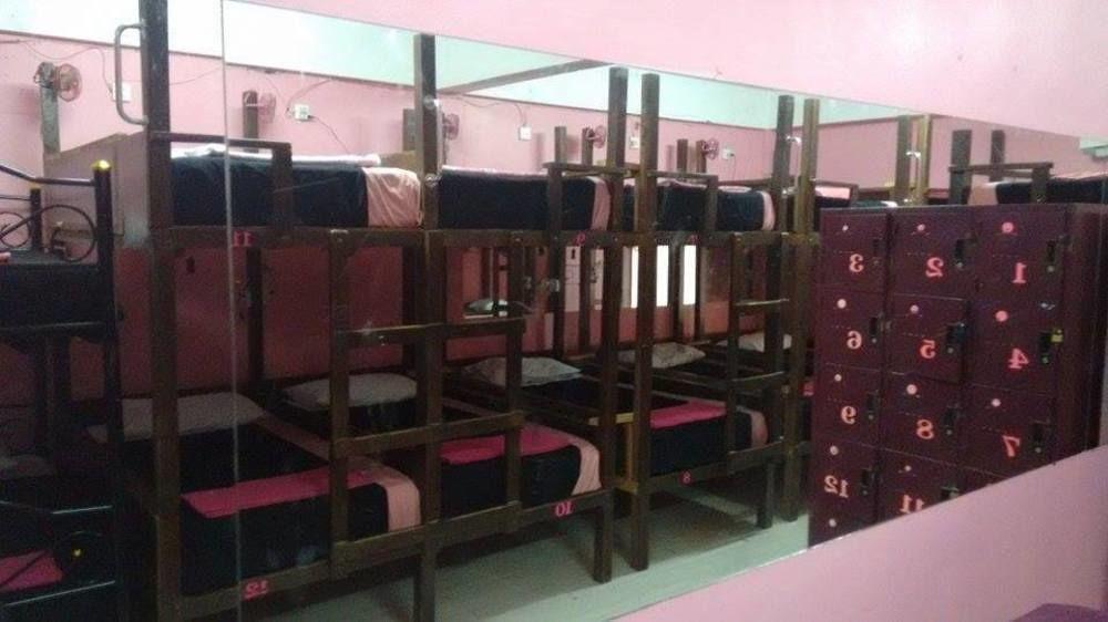 Wild & Wandering Backpacker Hostel & Bar هاد رين المظهر الخارجي الصورة