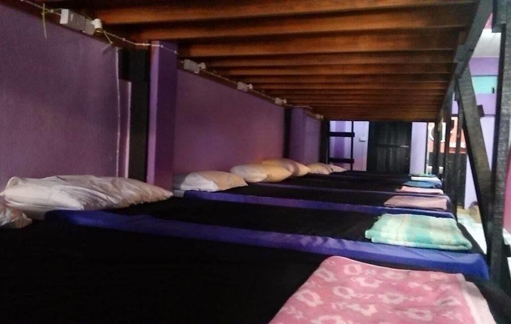 Wild & Wandering Backpacker Hostel & Bar هاد رين المظهر الخارجي الصورة