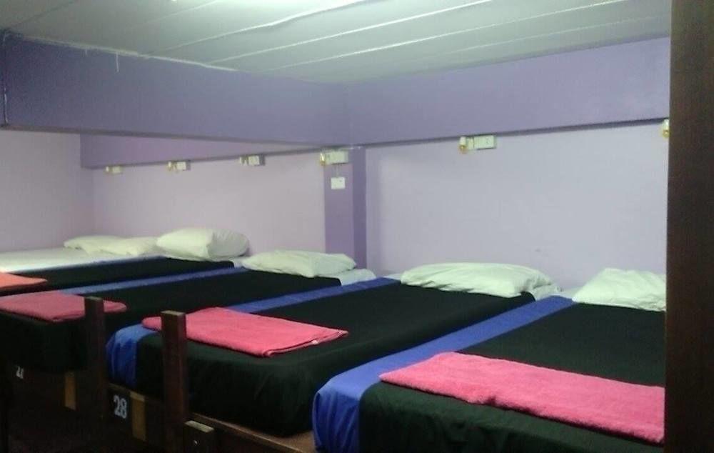 Wild & Wandering Backpacker Hostel & Bar هاد رين المظهر الخارجي الصورة