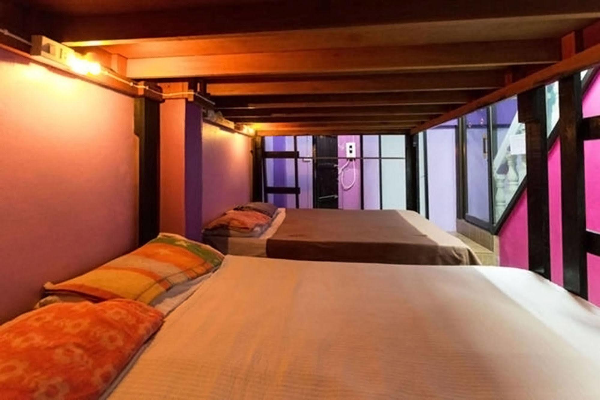 Wild & Wandering Backpacker Hostel & Bar هاد رين المظهر الخارجي الصورة