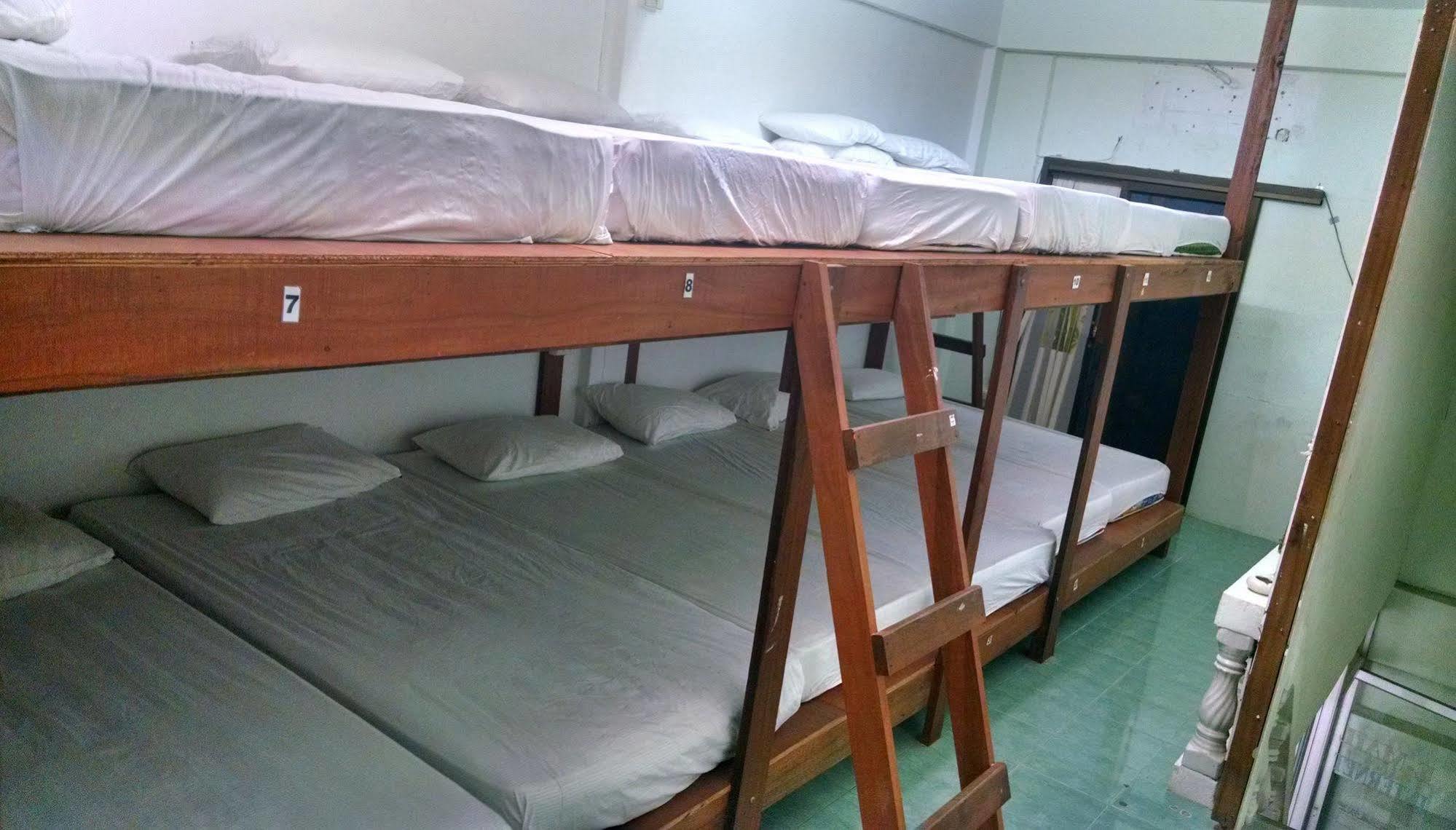 Wild & Wandering Backpacker Hostel & Bar هاد رين المظهر الخارجي الصورة