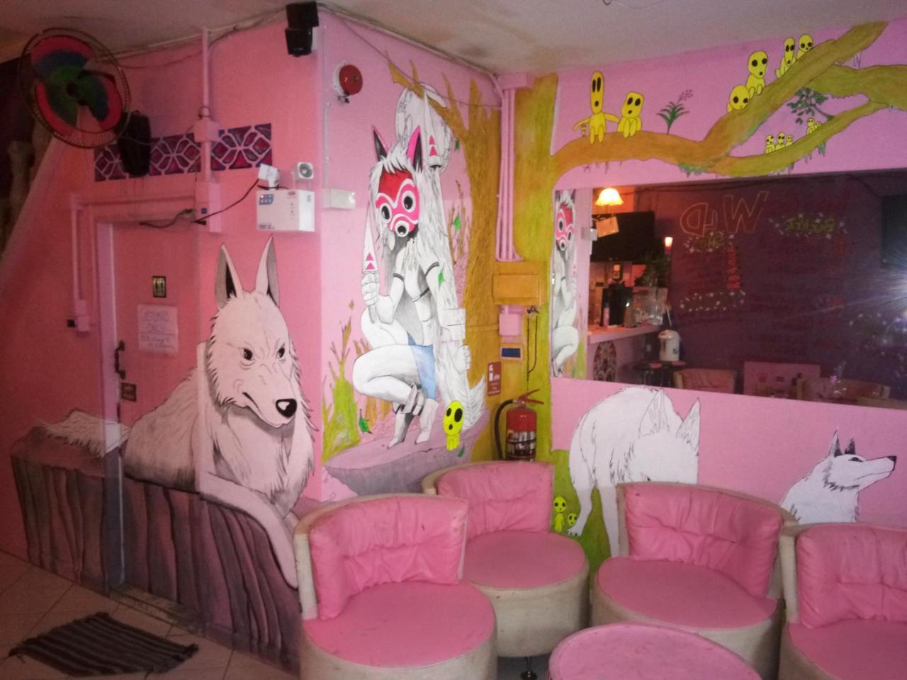 Wild & Wandering Backpacker Hostel & Bar هاد رين المظهر الخارجي الصورة